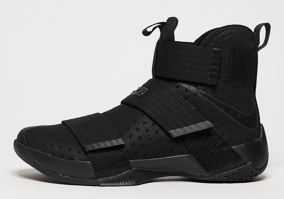 nike lebron soldier 10"triple/black"配色现已发售