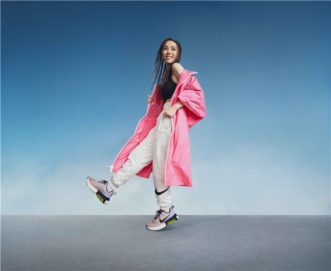 邓紫棋演绎 nike air max verona             耐克坚信于女性的力量